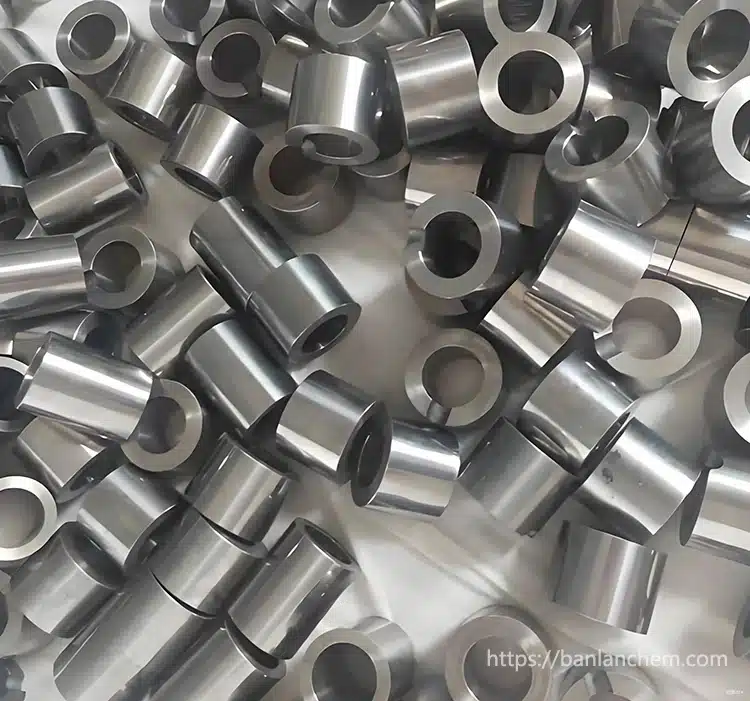 High-gloss surface finish achieved by calcined alumina polishing process