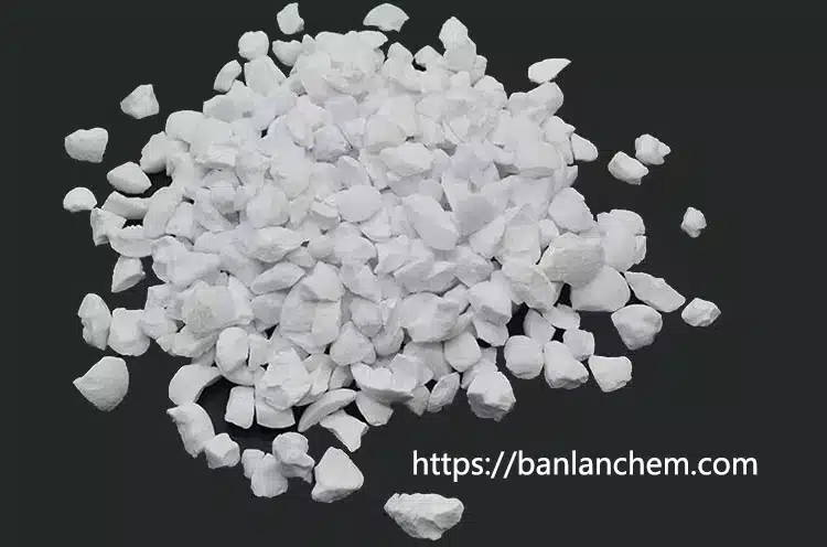 Tabular alumina crystals showing dense alumina type for refractories